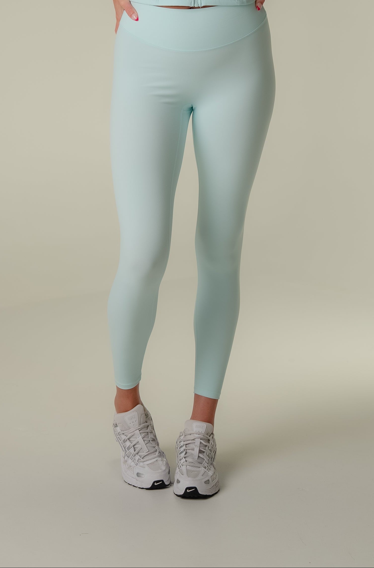 Form Leggings - Celeste