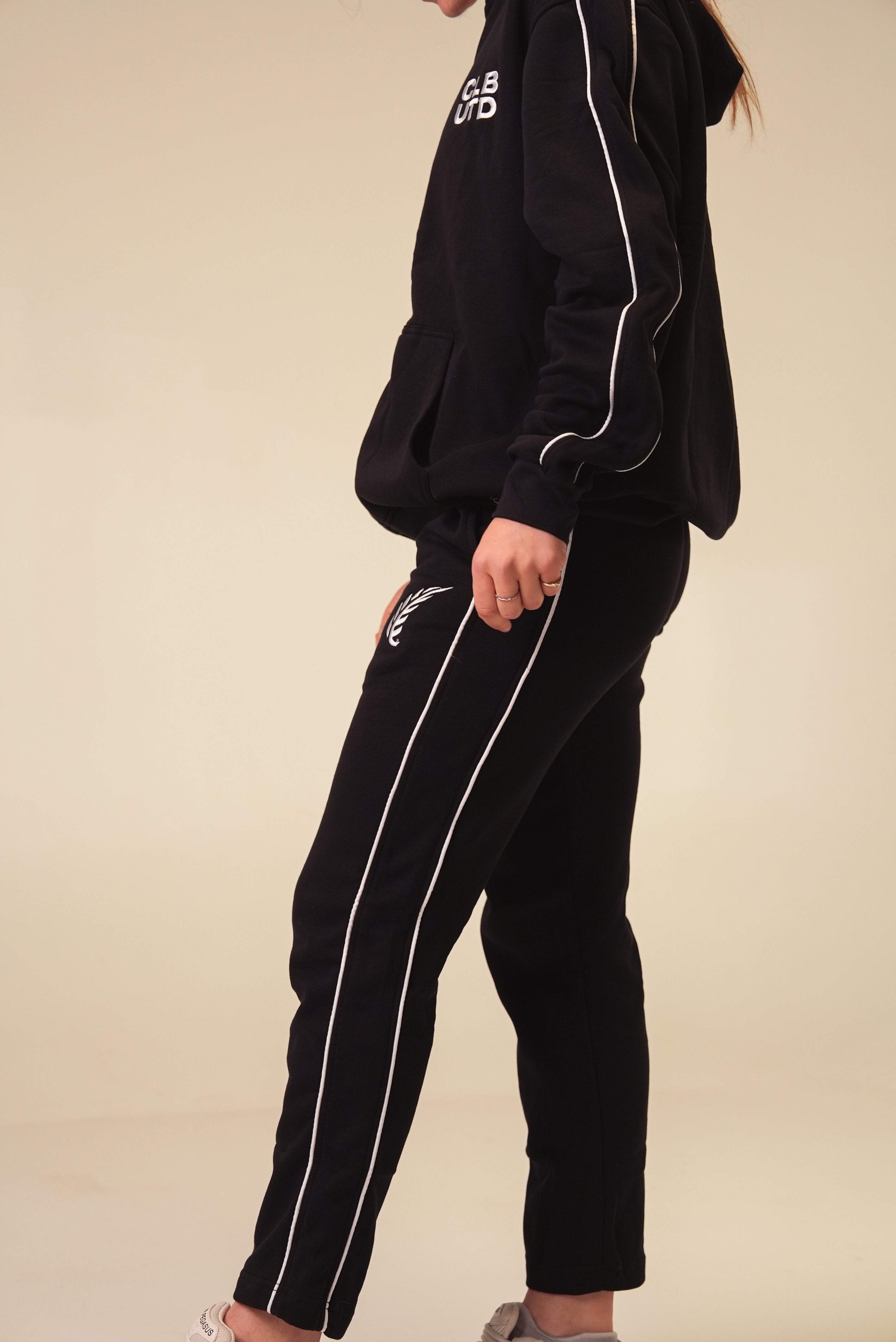 United Open-Bottom Sweatpants - Black