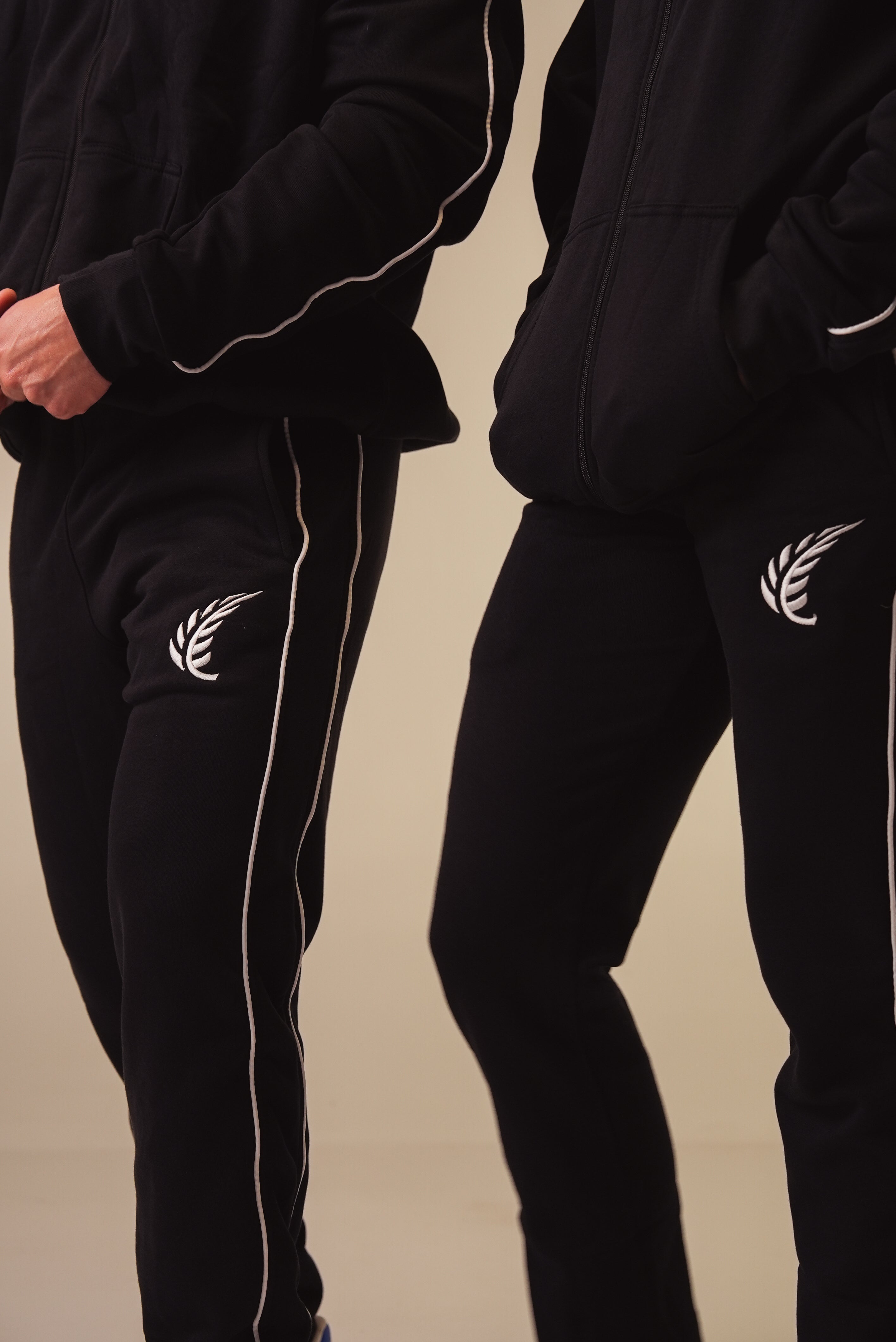 United Open-Bottom Sweatpants - Black