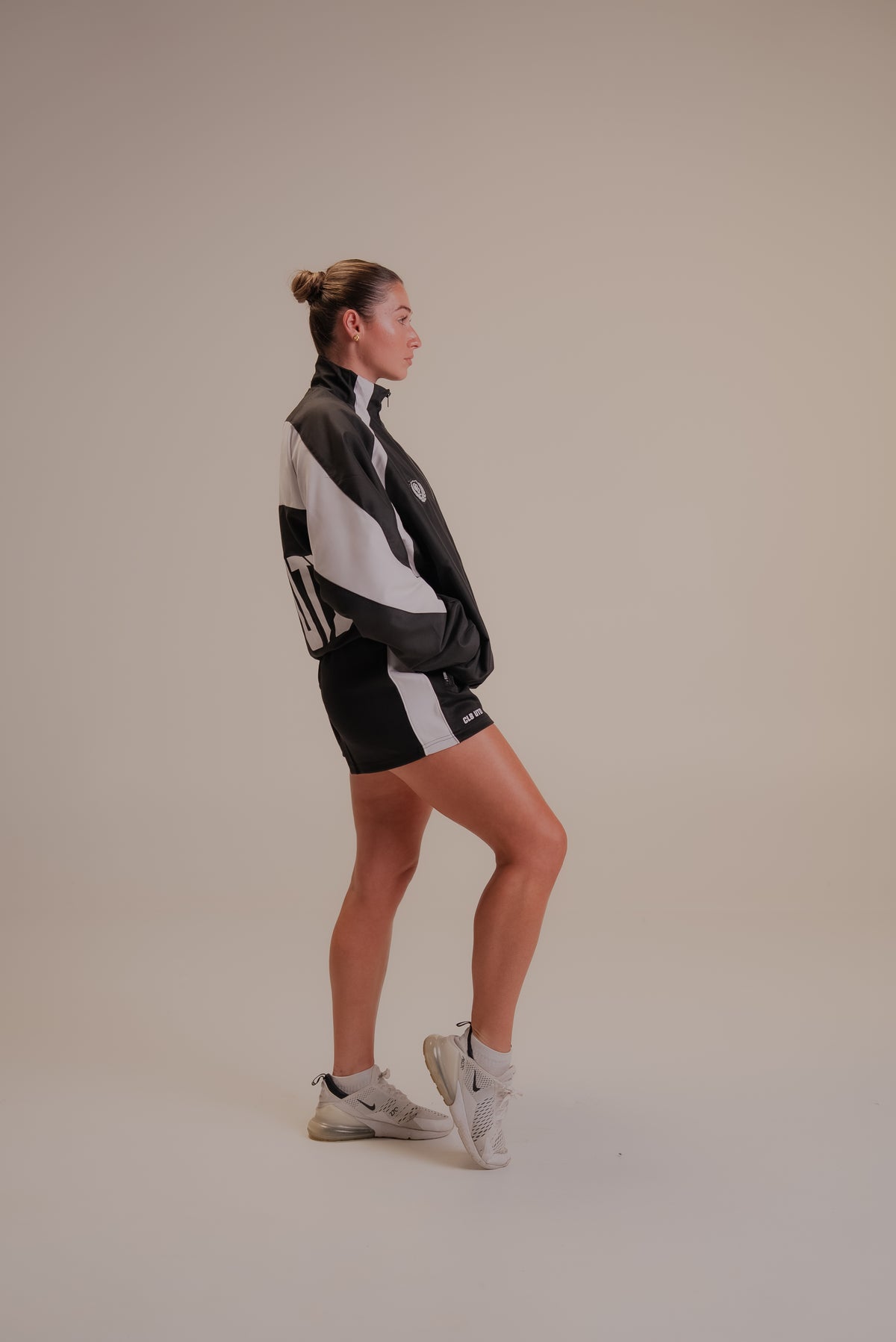 Women's Anthem Short - Black