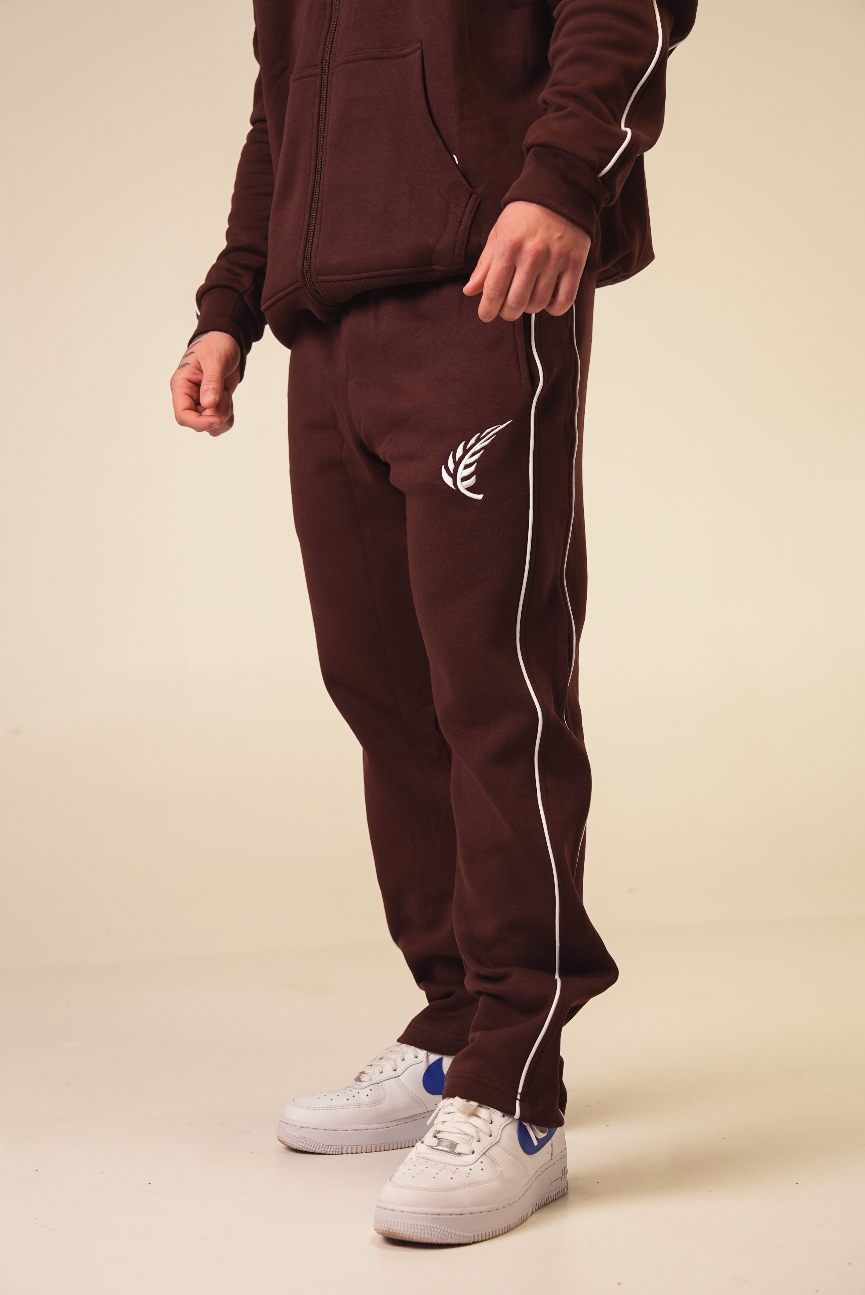 United Open-Bottom Sweatpants - Umber
